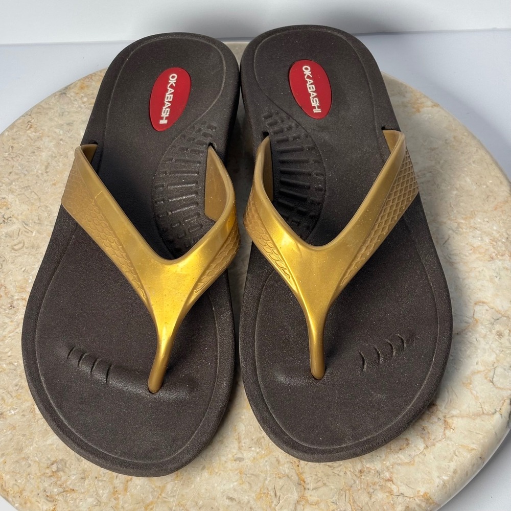 Okabashi Womens Flip Flop Sandals Brown Gold Metallic Strap Size Medium M USA